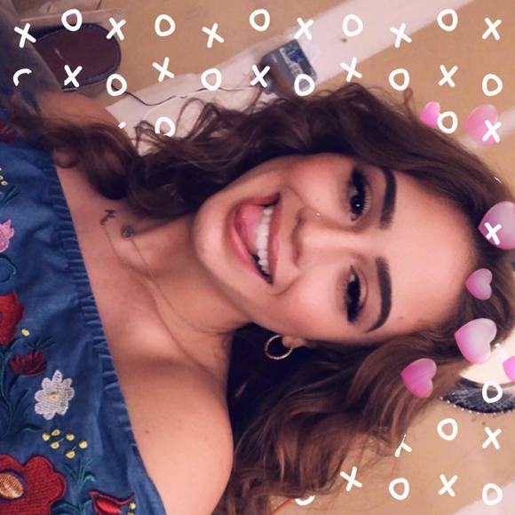 Meet your Posher, Julia - Picture 1 of 1